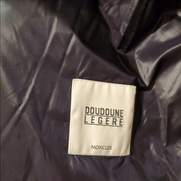 Moncler Jacket Women's - Picture 5 of 5